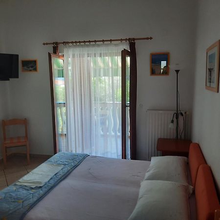 Apartmani Maver Sveti Filip i Jakov Eksteriør bilde